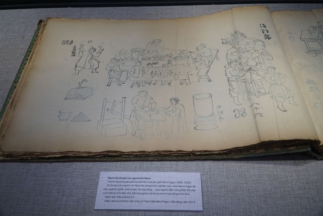 Thừa Thiên - Huế: Trưng bày nhiều sách cổ quý hiếm từ thời Nguyễn - Ảnh 2.