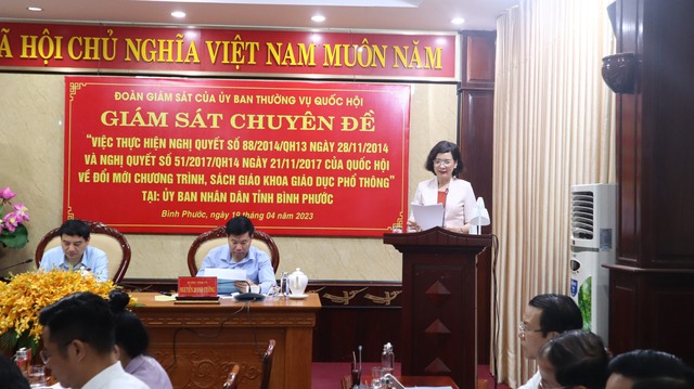 Ủy ban Thường vụ Quốc hội giám sát chương trình, SGK GDPT tại Bình Phước - Ảnh 1.