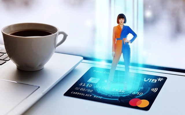 Với công nghệ thẻ biết nói, chủ thẻ VIB có thể gặp chuyên gia tài chính ảo Vie với giao diện 3 chiều và tương tác giọng nói bất cứ lúc nào