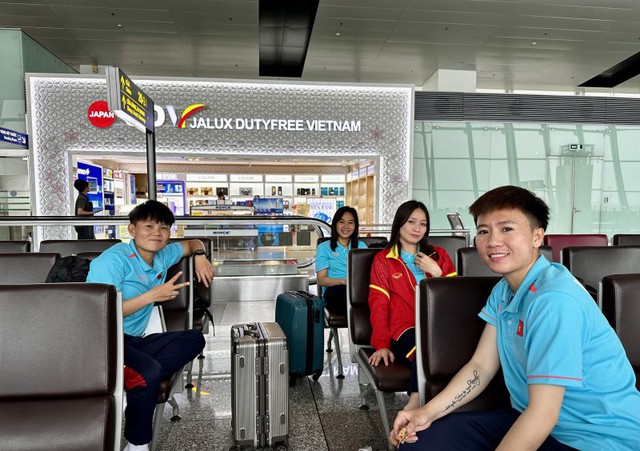Đội tuyển nữ Việt Nam lên đường dự vòng loại Olympic Paris 2024 - Ảnh 2.