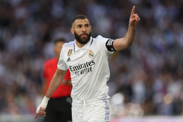 Benzema ghi hat-trick trong vòng 7 phút giúp Real Madrid đánh bại Valladolid - Ảnh 1.