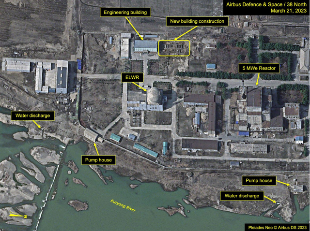 Triều Tiên gia tăng hoạt động tại cơ sở hạt nhân sau chỉ thị của ông Kim - Ảnh 1.