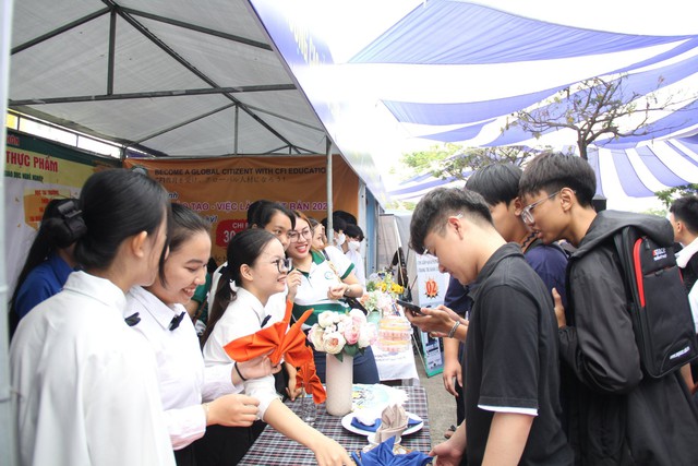 Đà Nẵng: Tư vấn, tuyển sinh giáo dục nghề nghiệp cho gần 4.000 học sinh   - Ảnh 1.