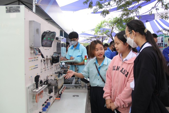 Đà Nẵng: Tư vấn, tuyển sinh giáo dục nghề nghiệp cho gần 4.000 học sinh   - Ảnh 2.