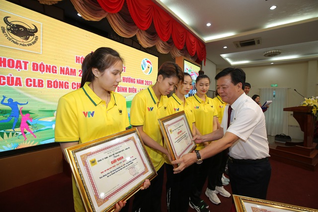 Đội bóng chuyền nữ VTV Bình Điền Long An nâng tầm tuyến trẻ, không dùng ngoại binh  - Ảnh 2.