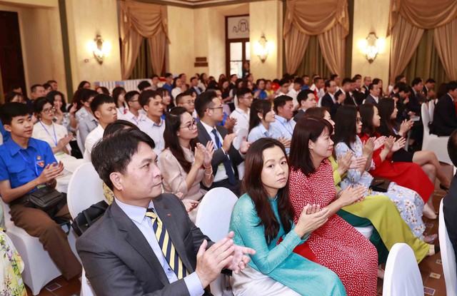 Chủ tịch Quốc hội: 'Tiếp tục phát triển mối quan hệ đặc biệt Việt Nam - Cuba' - Ảnh 2. Chủ tịch Quốc hội: 'Tiếp tục phát triển mối quan hệ đặc biệt Việt Nam - Cuba' - Ảnh 2.