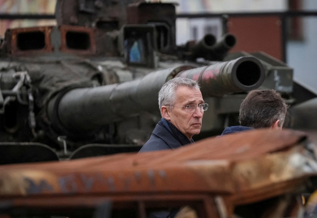 Chiến sự đến tối 20.4: Tổng thư ký NATO thăm Kyiv, Ukraine nhận thêm nhiều viện trợ - Ảnh 1.