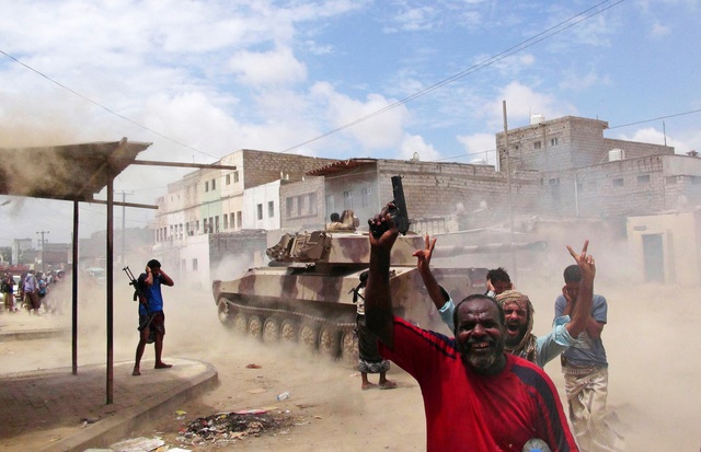 Giẫm đạp đẫm máu ở Yemen, gần 90 người chết - Ảnh 1.