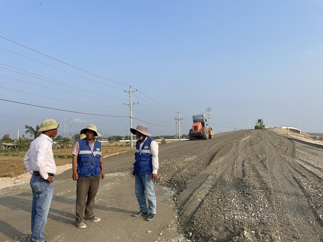 Hiện trạng tuyến cao tốc Vĩnh Hảo- Phan Thiết còn 9 ngày thông xe - Ảnh 7.