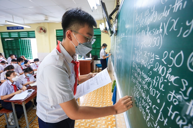 TP.HCM tăng hàng ngàn chỉ tiêu tuyển sinh lớp 10, có dễ trúng tuyển ? - Ảnh 1.