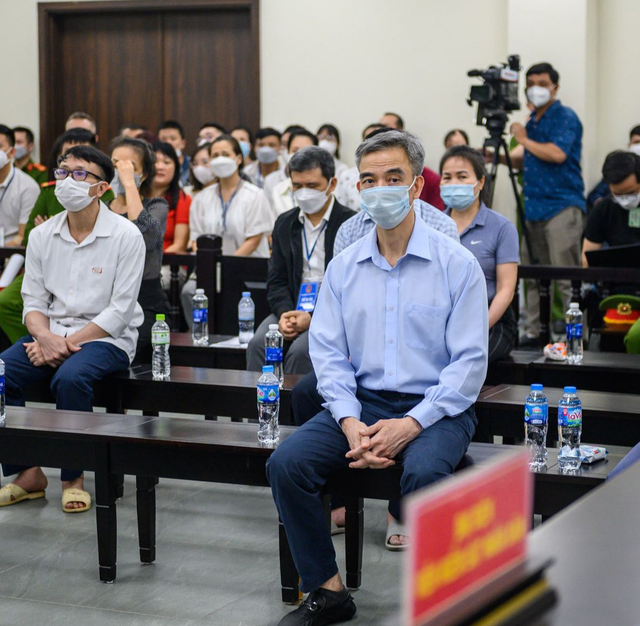 Cựu Giám đốc  Bệnh viện Tim Hà Nội  bị tuyên án 3 năm tù  - Ảnh 1.