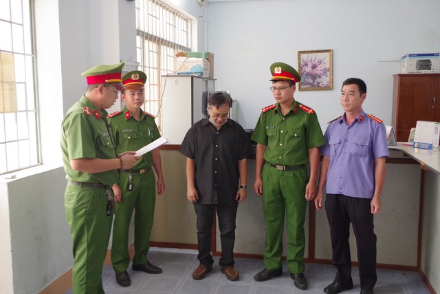 Ninh Thuận: Bắt tạm giam kế toán trưởng tham ô hơn 2,6 tỉ đồng - Ảnh 1.
