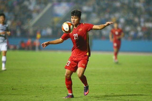 Văn Tùng ghi điểm bằng quả 11m cho U.22 Việt Nam