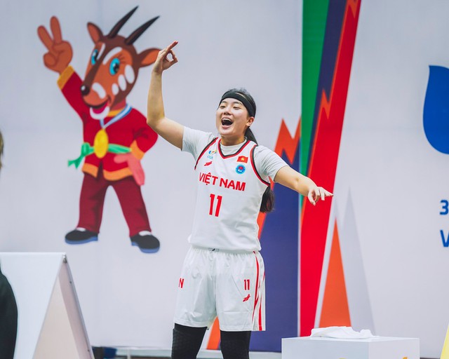 Chị em song sinh của bóng rổ Việt Nam hứa hẹn 'bùng cháy' ở SEA Games 32 - Ảnh 1.