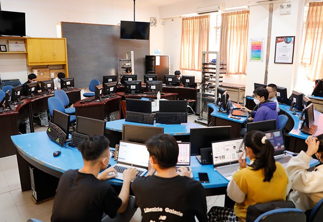 Các 'chiến binh' IT học Lĩnh vực KH Máy tính thuộc Top 300 (theo THE) tại ĐH Duy Tân Lab-168213268319991355006