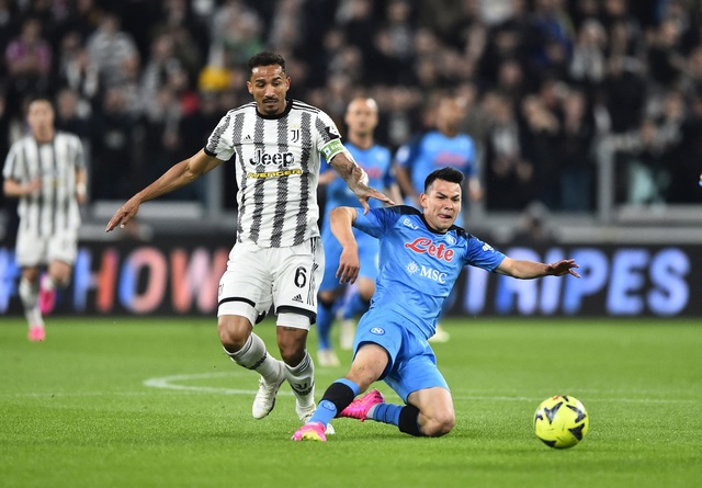 Juventus thua 'đau' trước đội đầu bảng Napoli - Ảnh 1.