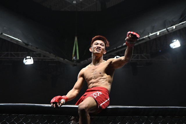 Học trò Johnny Trí Nguyễn thắng lớn ở Lion Championship  - Ảnh 2.