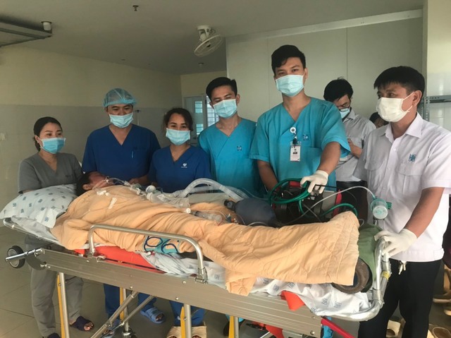 Đắk Lắk: Nữ bệnh nhân bị cây ngã đè được chuyển viện về TP.HCM điều trị  - Ảnh 1.