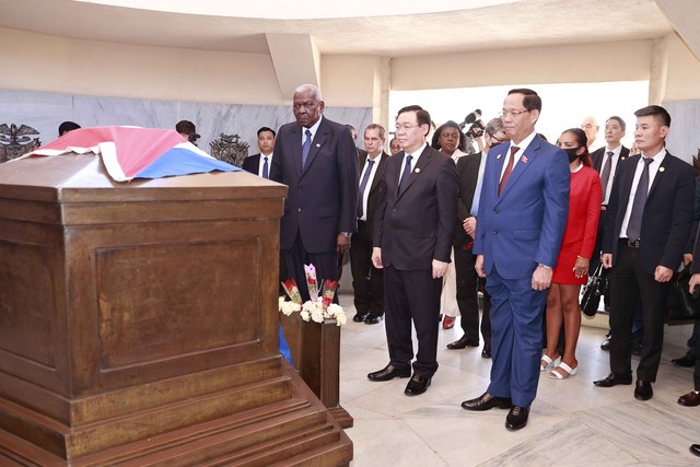 Chủ tịch Quốc hội: 'Tin tưởng quan hệ Việt Nam - Cuba sẽ lên tầm cao mới' - Ảnh 3.