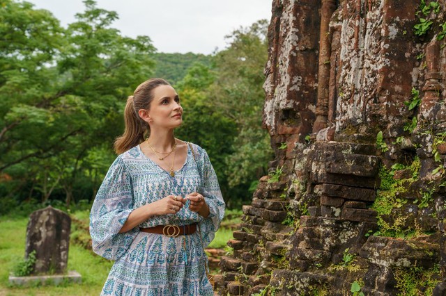 Phim Mỹ quay tại Việt Nam ‘A tourist’s guide to love’: Còn gì ngoài cảnh đẹp? - Ảnh 1.