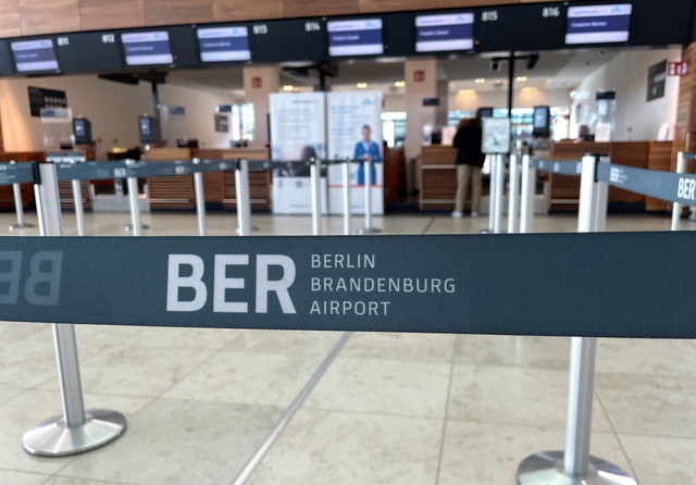 Hai sân bay lớn ở Đức tê liệt vì nhân viên đình công - Ảnh 1.