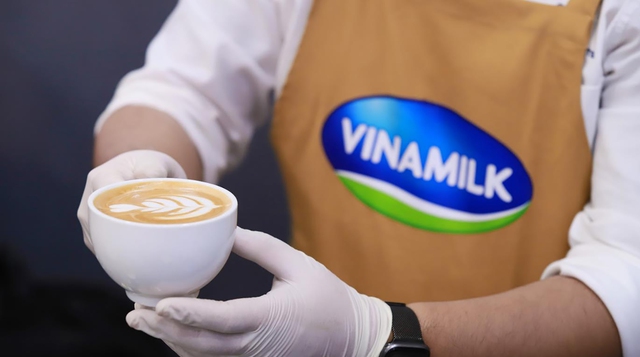 Ly cà phê với lớp bọt nghệ thuật được tạo nên từ sữa tươi thanh trùng Vinamilk Nguồn ảnh: Vinamilk