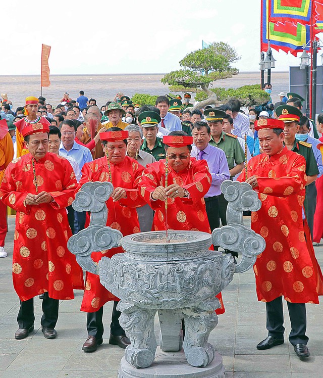 Cà Mau long trọng tổ chức lễ tri ân Quốc Tổ Lạc Long Quân - Ảnh 1.