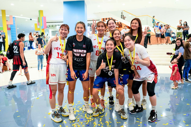 Dàn sao bóng rổ nữ Việt Nam, Thái Lan 'hẹn hò' ở SEA Games 32 - Ảnh 1.