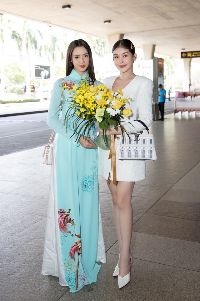 Hoa hậu Hoàn vũ Thái Lan diện áo dài 'đọ sắc' cùng Lê Âu Ngân Anh - Ảnh 3.