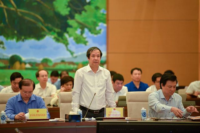 Bộ trưởng Nguyễn Kim Sơn: 'Khi đoàn tàu đang chạy không nên thay quá nhiều bánh xe…' - Ảnh 1.