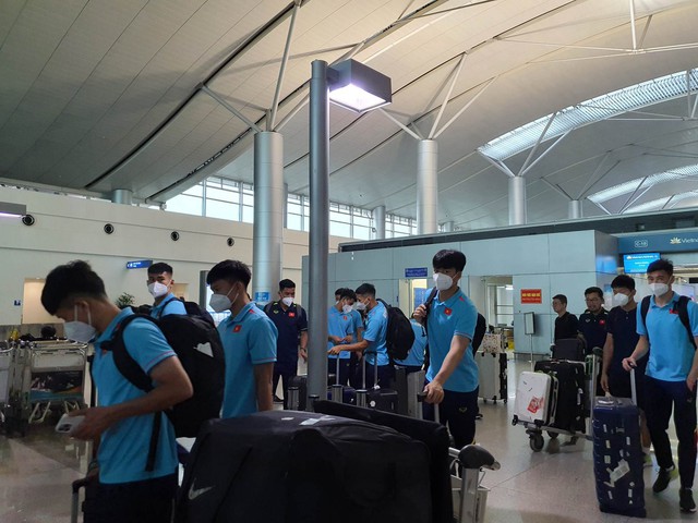 U.22 Việt Nam lên đường sang Campuchia, bắt đầu hành trình bảo vệ vàng SEA Games - Ảnh 3.