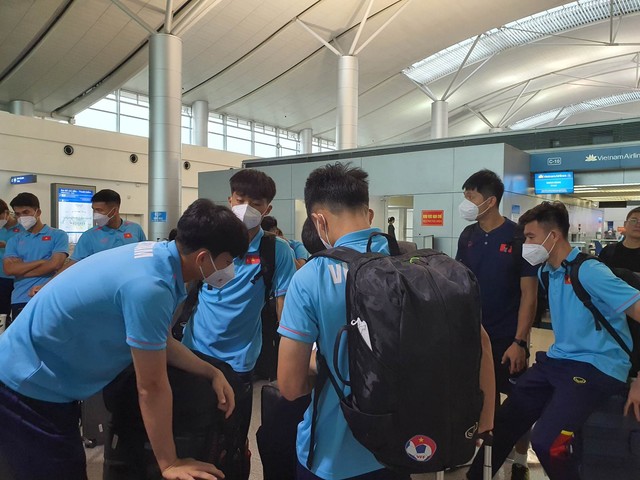 U.22 Việt Nam lên đường sang Campuchia, bắt đầu hành trình bảo vệ vàng SEA Games - Ảnh 5.