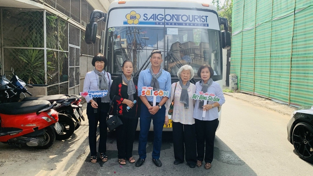 Saigontourist Travel tặng chương trình tham quan trụ sở UBND TP.HCM - Ảnh 6.