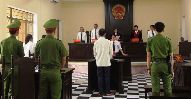 Quảng Nam: Hiếp dâm dục con gái nhân tình, người đàn ông lãnh 13 năm tù - Ảnh 1.