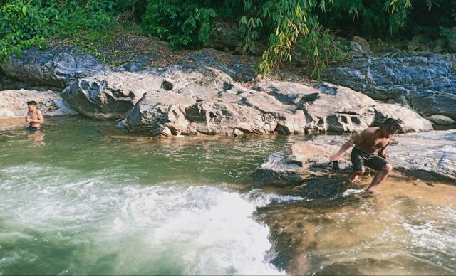 Quảng Nam: Cá chết trắng bất thường trên sông Nước Bươu, phạm vi gần 4 km - Ảnh 2.