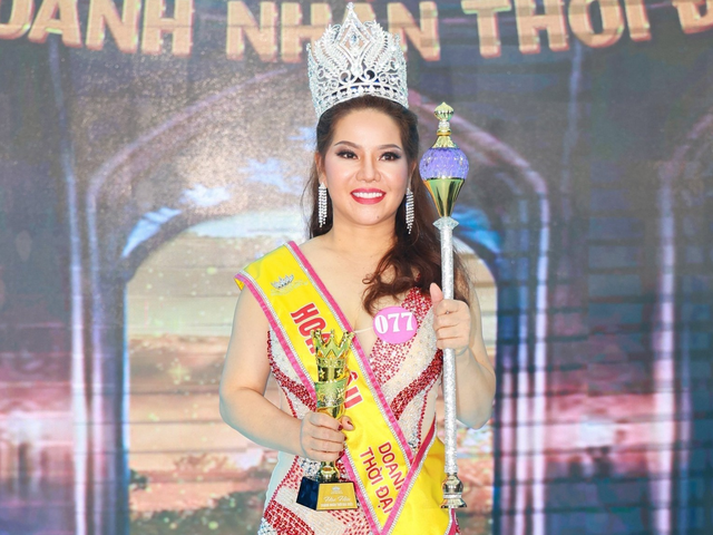 Hoa hậu Ngọc Hân trao vương miện cho Hoa hậu Doanh nhân Thời đại 2023 - Ảnh 1.