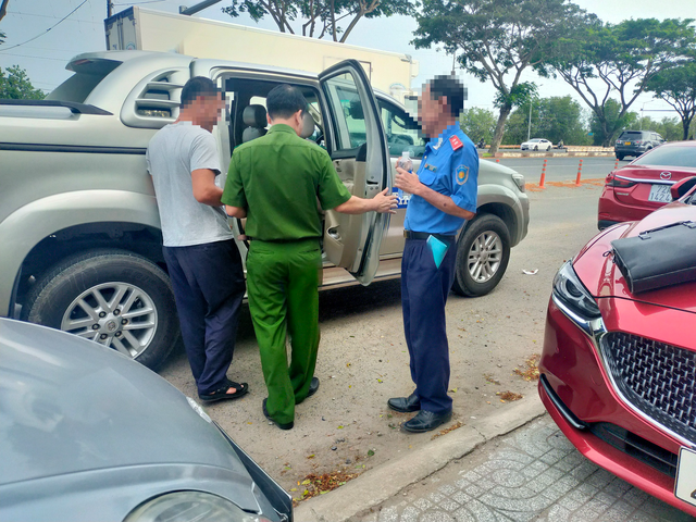 Bà Rịa-Vũng Tàu: Vì sao các thanh tra giao thông, doanh nghiệp vận tải bị bắt?   - Ảnh 2.