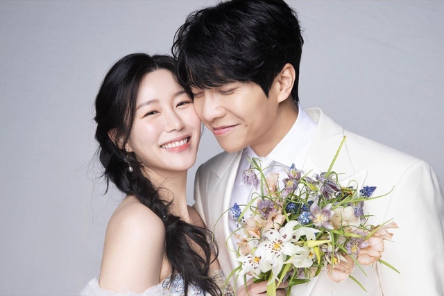 Danh tiếng trái ngược của Song Joong Ki và Lee Seung Gi sau khi cưới vợ - Ảnh 5.