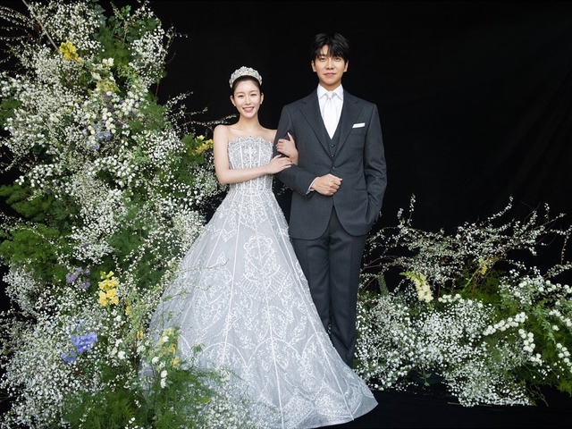 Danh tiếng trái ngược của Song Joong Ki và Lee Seung Gi sau khi cưới vợ - Ảnh 6.