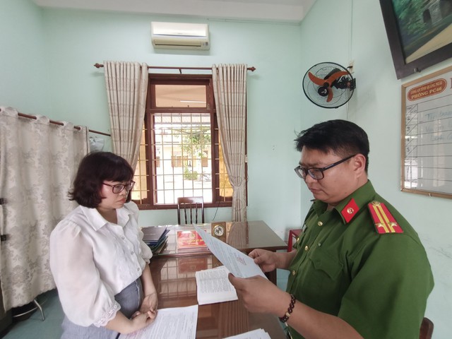 Khởi tố 3 cán bộ thuộc Văn phòng đăng kí đất đai tỉnh Quảng Ngãi - Ảnh 1.