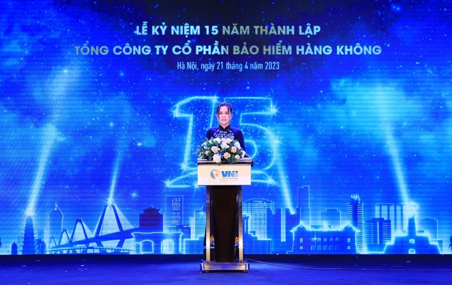 Bà Lê Thị Hà Thanh - Chủ tịch HĐQT VNI phát biểu khai mạc tại Lễ kỷ niệm 15 năm thành lập VNI