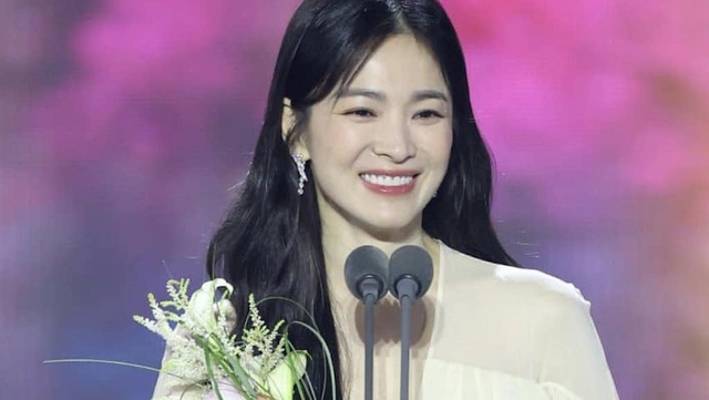 Song Hye Kyo và ‘The Glory’ thắng lớn tại Baeksang 2023 - Ảnh 1.