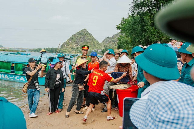 Độc đáo Hội thi cá trắm sông Son ở Quảng Bình - Ảnh 5.