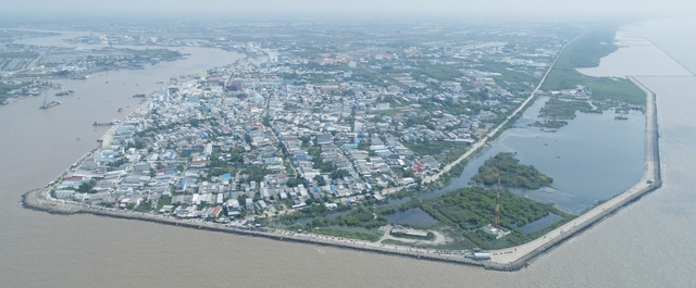 Xây dựng Đông Hải trở thành huyện trọng điểm về kinh tế biển - Ảnh 2.