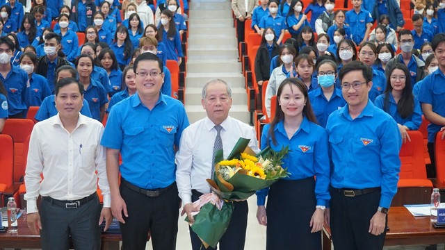 Người trẻ đối thoại cùng lãnh đạo Tỉnh ủy về 'tương lai' Thừa Thiên - Huế  - Ảnh 3.