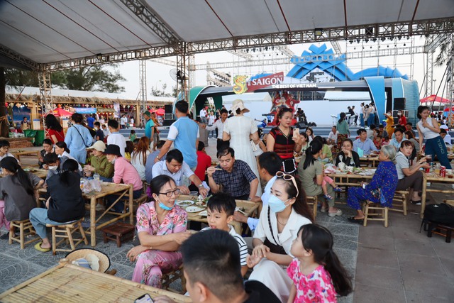 Tưng bừng ngày hội văn hóa ẩm thực Việt Nam tại Quảng Trị - Ảnh 10.