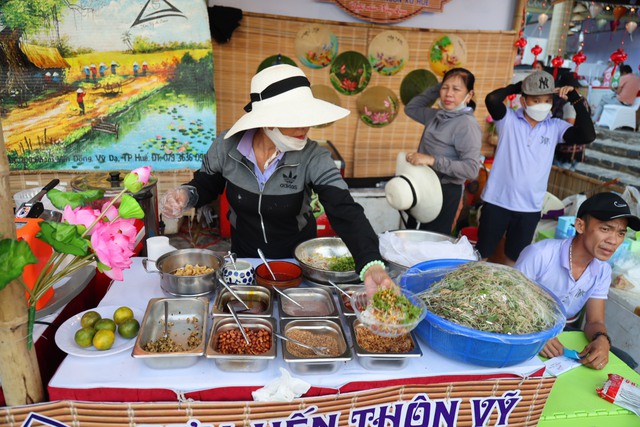 Tưng bừng ngày hội văn hóa ẩm thực Việt Nam tại Quảng Trị - Ảnh 4.