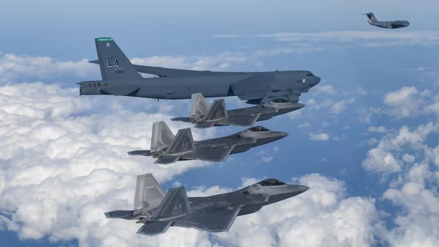 Mỹ muốn hạ cánh oanh tạc cơ chiến lược ở Hàn Quốc - Ảnh 1.