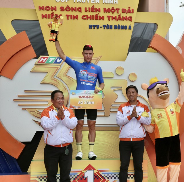 Cúp xe đạp truyền hình TP.HCM: Trịnh Đức Tâm giúp Roman Maikin thắng chặng - Ảnh 3.