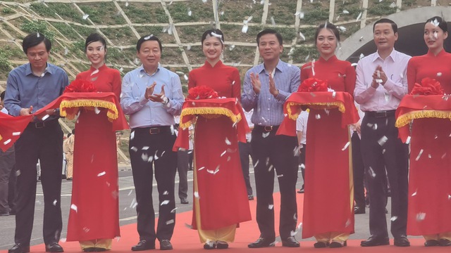 Thủ tướng Phạm Minh Chính dự lễ khánh thành tuyến cao tốc Phan Thiết - Dầu Giây - Ảnh 8.